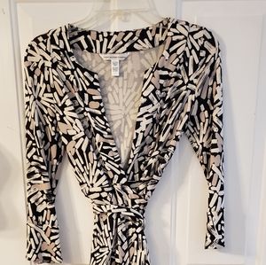 Diane von Furstenberg elegant wrap dress